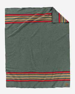 FLAT VIEW OF YAKIMA CAMP BLANKET IN GREEN HEATHER image number 2