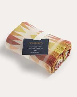 ALTERNATE VIEW OF LIGHTWEIGHT SUNSEEKER TOWEL IN CORAL HARDING image number 3