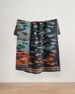 ALTERNATE VIEW OF SALMON RUN THROW IN MULTI image number 5