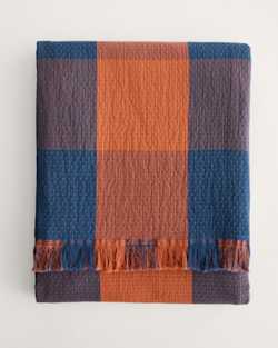 ALTERNATE VIEW OF BLOCK PLAID ORGANIC COTTON FRINGED THROW IN COPPER/INDIGO image number 6