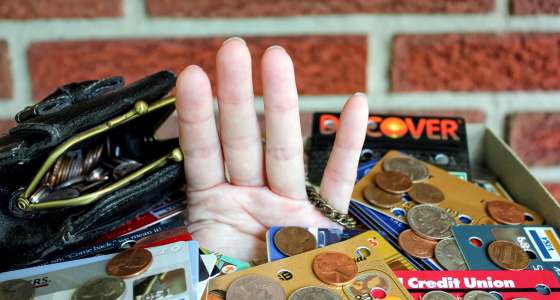 6 financial new year's resolutions for 2017