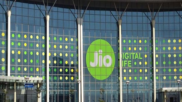 Reliance Jio to hire 80,000 people in FY 2019