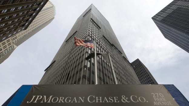 JPMorgan to cut jobs after staffing review