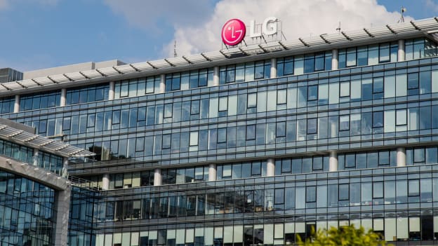 LG replaces CEO, top execs post losses LG replaces CEO, top execs post losses