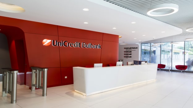 UniCredit to cut 6,000 jobs and shut down 450 branches in Italy