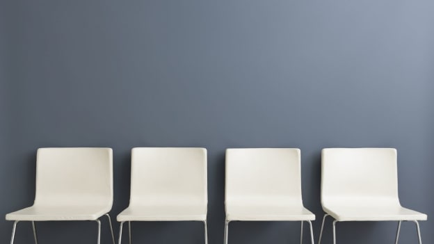 UK's bars and restaurants struggle to hire as NHS’ test, and trace compels employees to self-isolate UK's bars and restaurants struggle to hire as NHS’ test, and trace compels employees to self-isolate