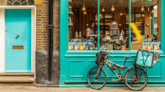 Deliveroo Singapore encourages riders and their families to upskill Deliveroo Singapore encourages riders and their families to upskill