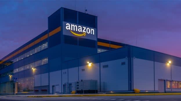 Amazon hires for 125K logistics jobs and increases starting pay to $18/ hour