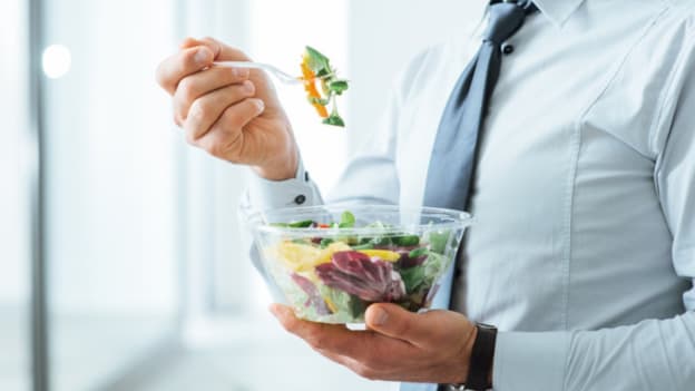 Workplace wellness: How co-workers can influence healthy choices at work Workplace wellness: How co-workers can influence healthy choices at work