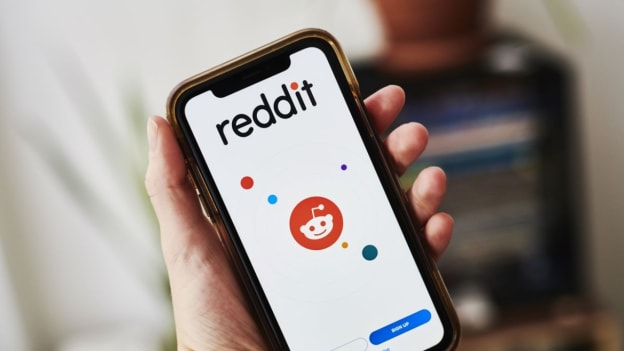 Reddit to layoff 5% of staff and scale back hiring