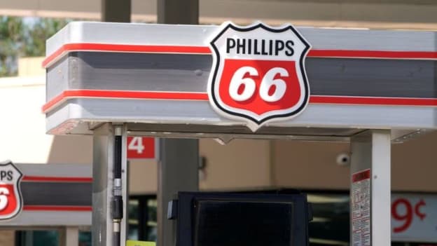 Phillips 66 to increase layoff efforts and restructure staff in refining operations