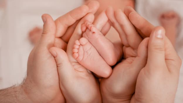 Standard Chartered declares 20 weeks of paid leave to new parents globally