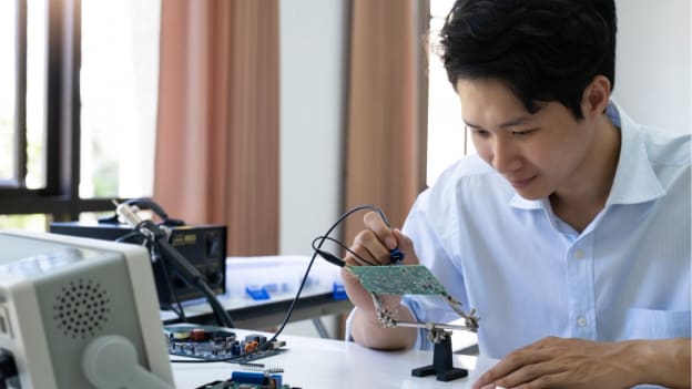 Embedded systems industry: Navigating through the skilled labour shortage