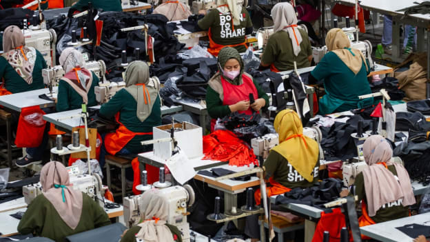 Indonesian textile giant Sritex fights back against bankruptcy, vows to protect 50,000 jobs Indonesian textile giant Sritex fights back against bankruptcy, vows to protect 50,000 jobs