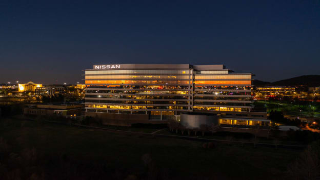 Nissan cuts 9,000 jobs, lowers outlook amid sales slump Nissan cuts 9,000 jobs, lowers outlook amid sales slump