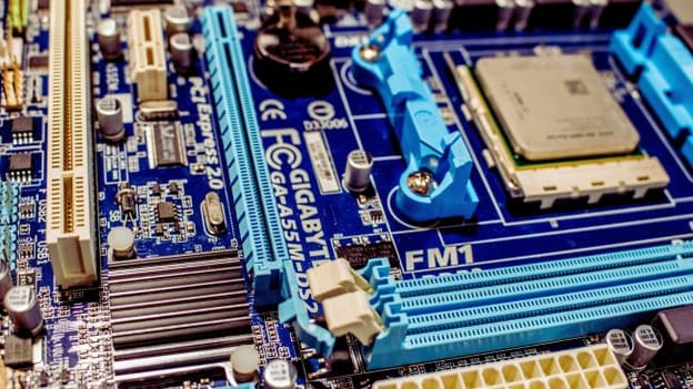 India’s semiconductor push gets a boost: HCL-Foxconn JV to set up Rs 3,700 cr unit in UP, create 3,500 jobs India’s semiconductor push gets a boost: HCL-Foxconn JV to set up Rs 3,700 cr unit in UP, create 3,500 jobs