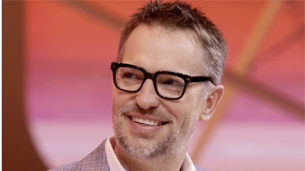 Microsoft appoints LinkedIn CEO to lead AI and Office tools Microsoft appoints LinkedIn CEO to lead AI and Office tools