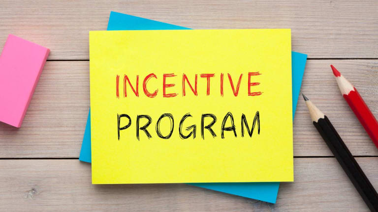 Incentive programs for retaining top talent in Australia