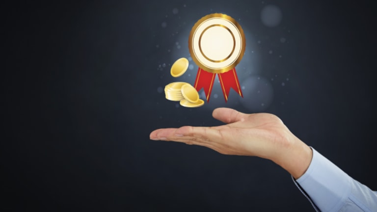 Is a rewarding workplace real? Look around for these 5 signs