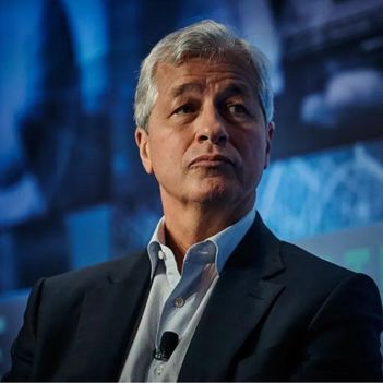 JPMorgan Chase CEO Jamie Dimon's compensation for 2023 was announced in regulatory filings, stating that he will receive the same base pay as in the previous year 