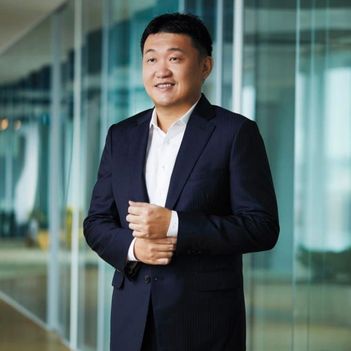 CEO Forrest Li stated in an internal memo sent to staff that the leadership team had decided to not take any cash compensation until the company reaches self-sufficiency.