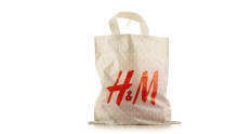 H&amp;M to add 800 more to the team