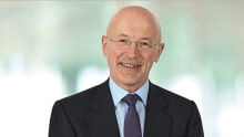 GlaxoSmithKline Chairman Philip Hampton to step down