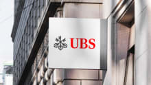 UBS to restructure its business, 500 jobs at risk