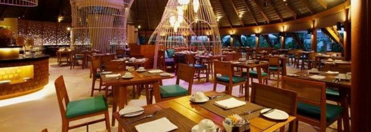 MALDIVES | Malé du Nord - Centara Ras Fushi - Pieds dans le sable 4* dès 1769 € / personne