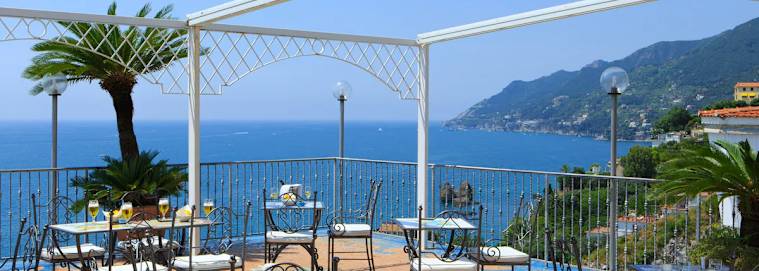 CÔTE AMALFITAINE | Vietri sul Mare - Lloyd's Baia Hotel 4* à partir de 389 € / personne