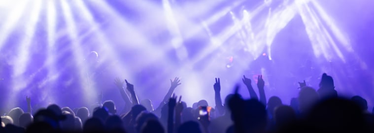 FRANCE | Proche Paris - Concert Jul à Paris - Cat. Basse & ibis Paris Porte de Clichy Centre 3* dès 569 € / personne