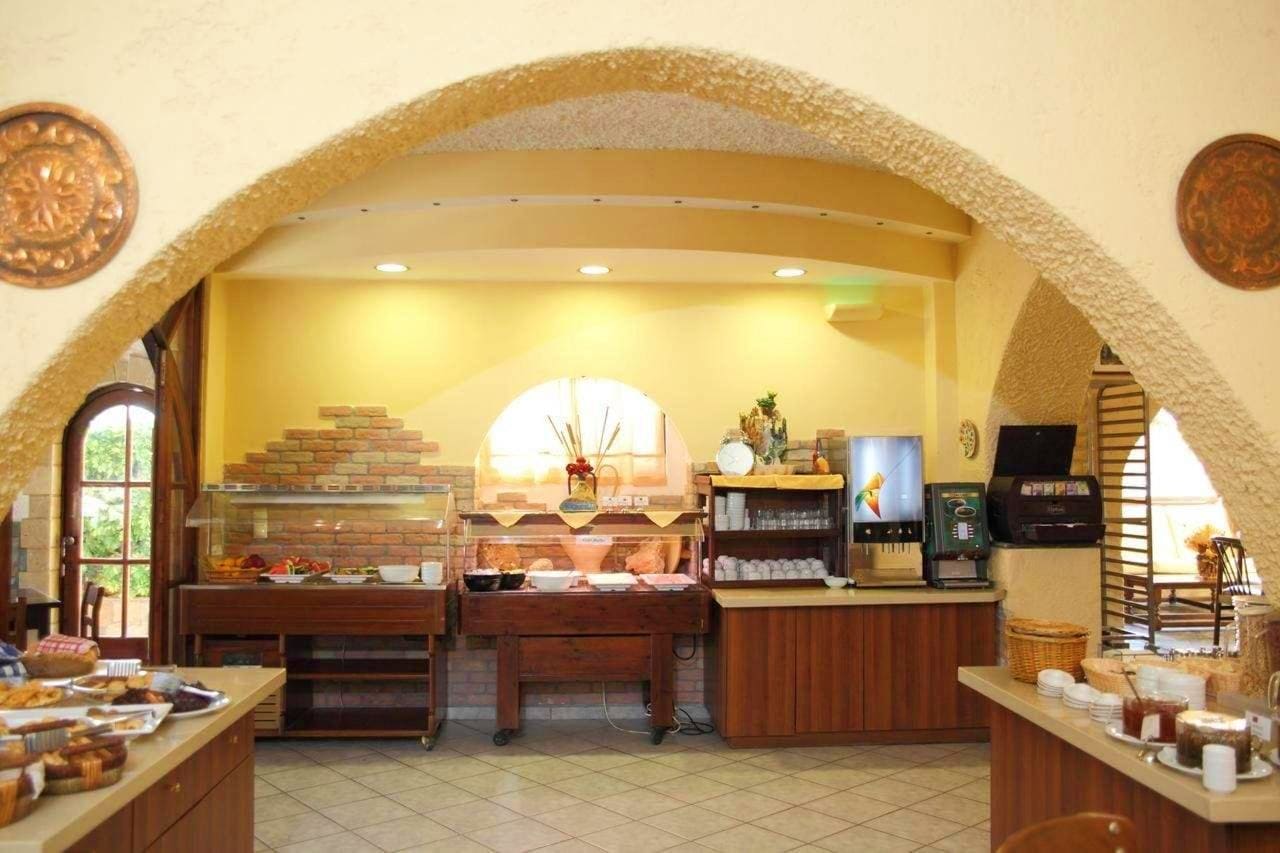 Erato Hotel 3* - 5