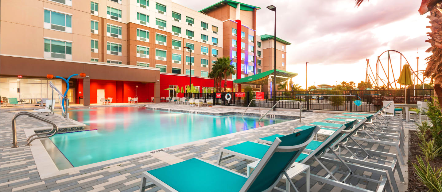 Holiday Inn Express & Suites Orlando At Seaworld By Ihg 3*