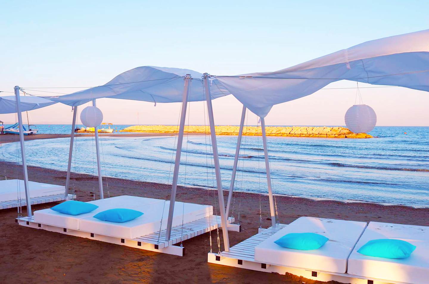 Sandy Beach Hotel & Spa 4*