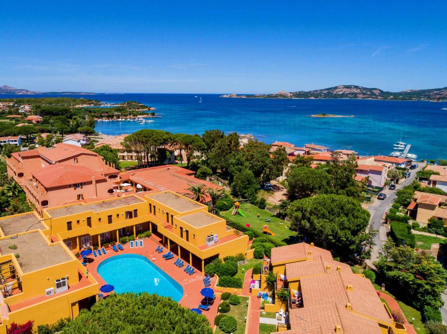 Blu Hotel Laconia Village 4*