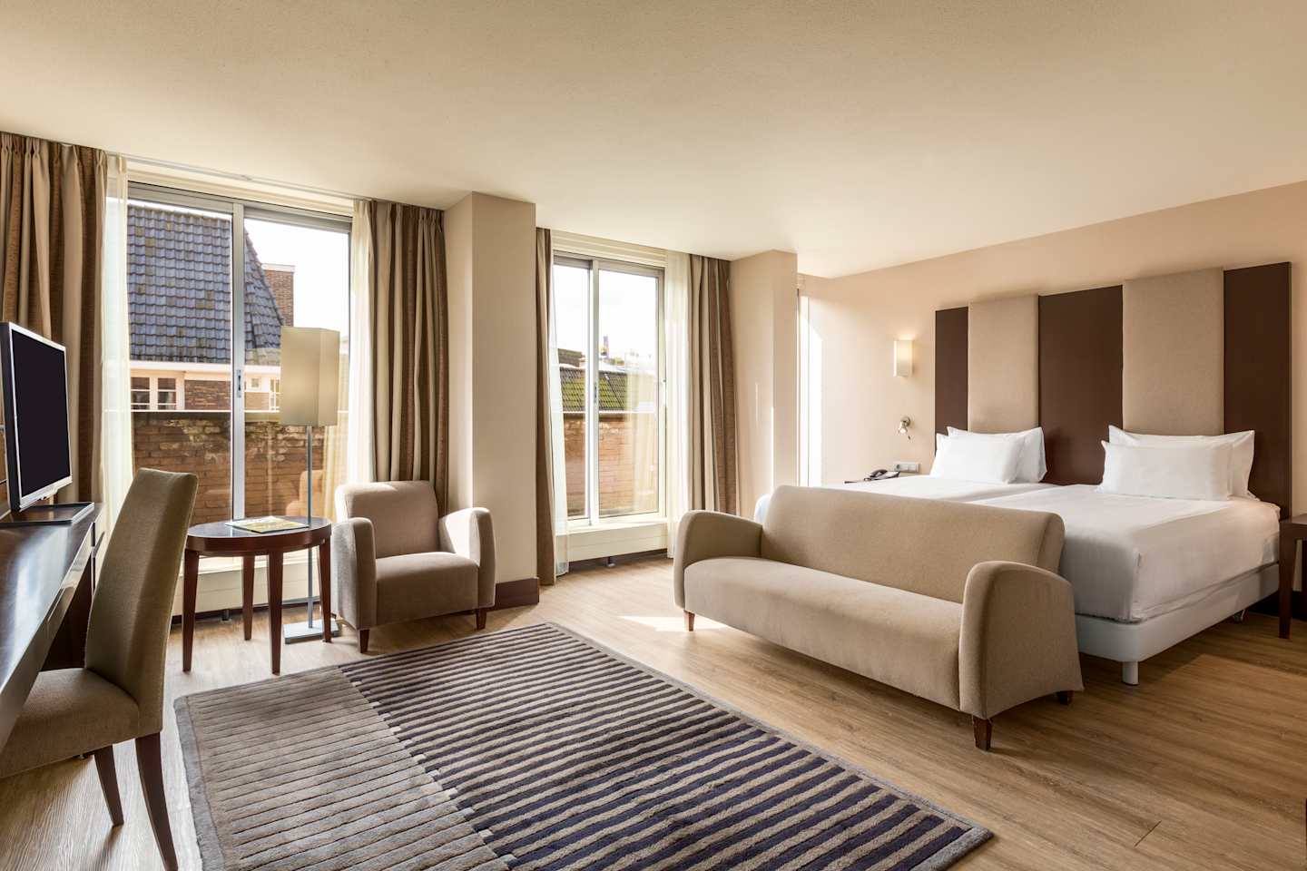 Nh Amsterdam Centre 4*