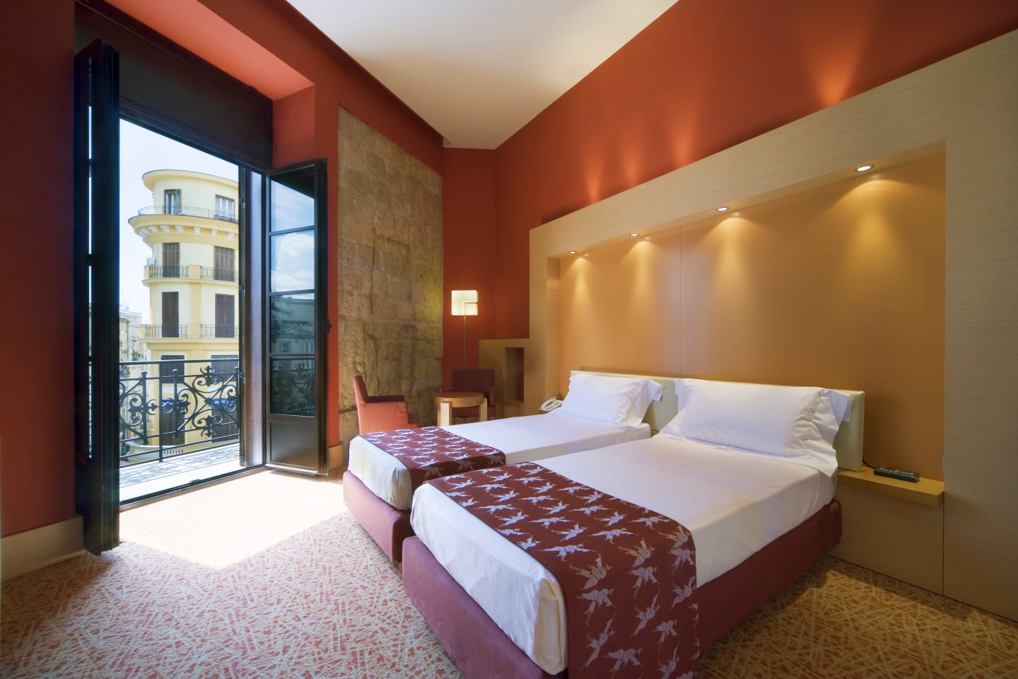 Unahotels Napoli 4*