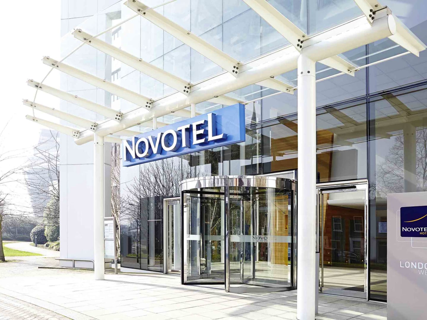 Novotel London West 4*