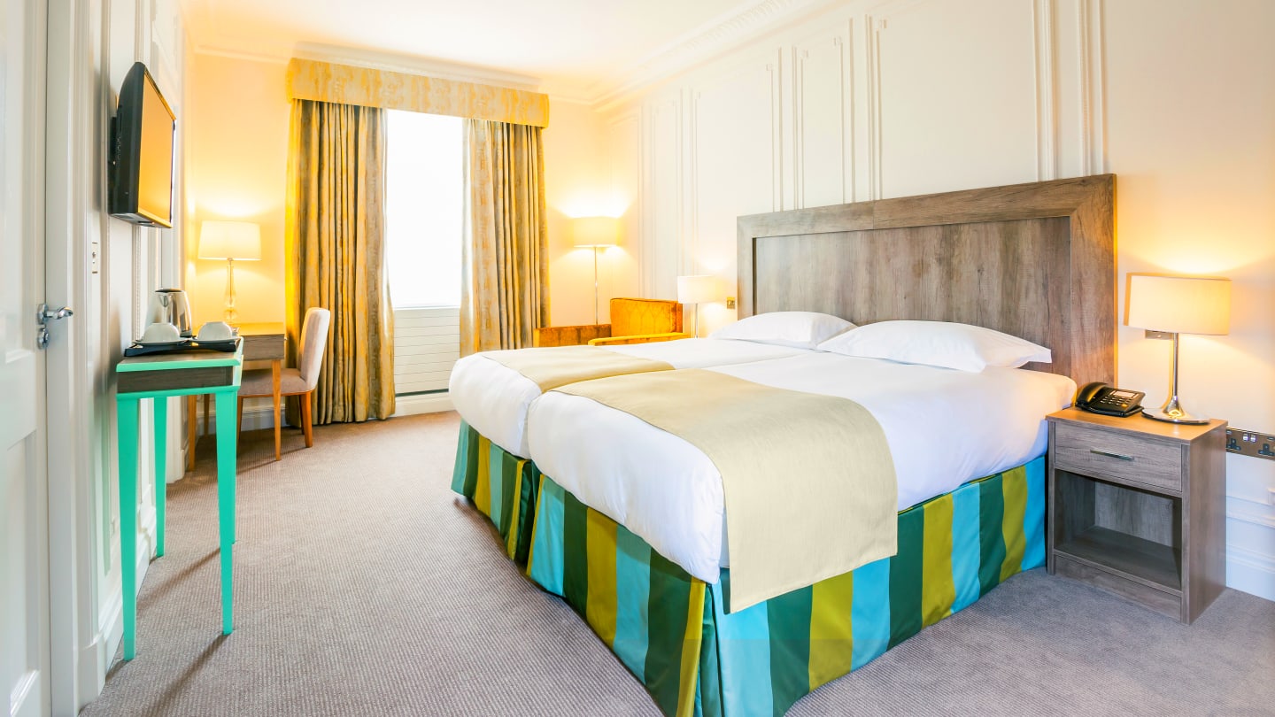 Astor Court 3*