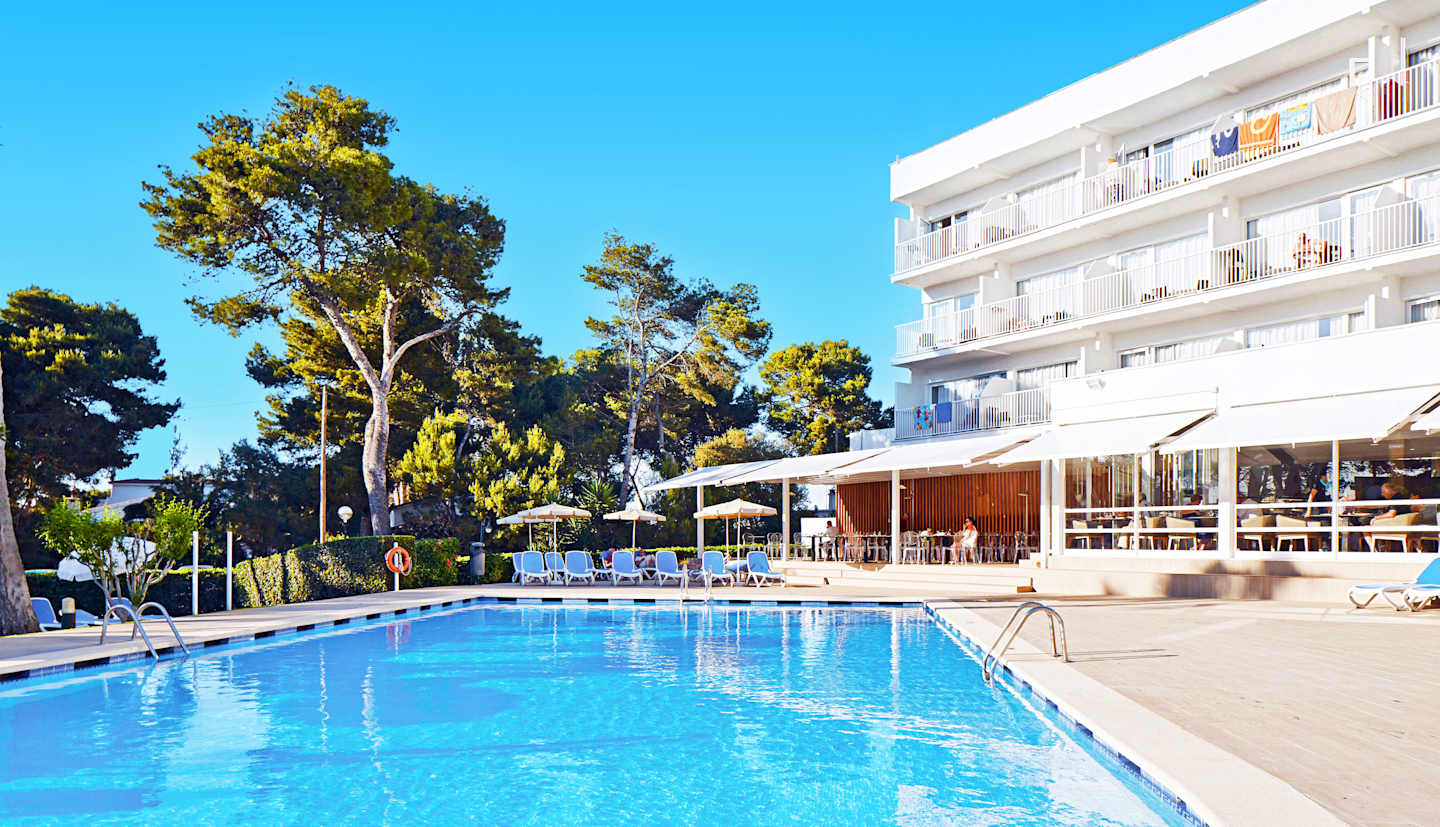 Globales Cala Blanca 4*