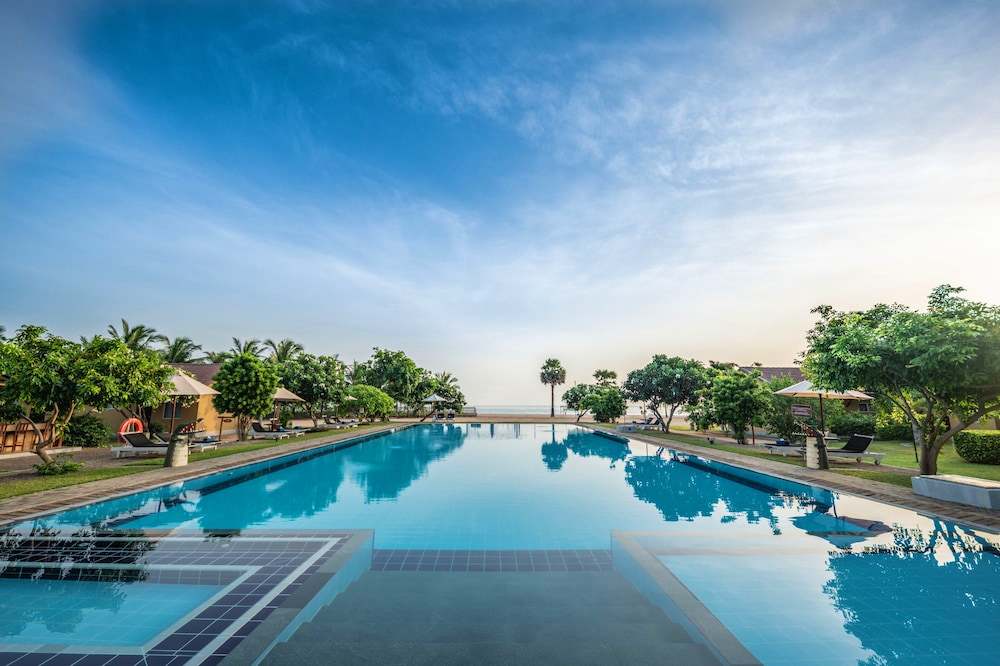 Amethyst Resort Passikudah 4*