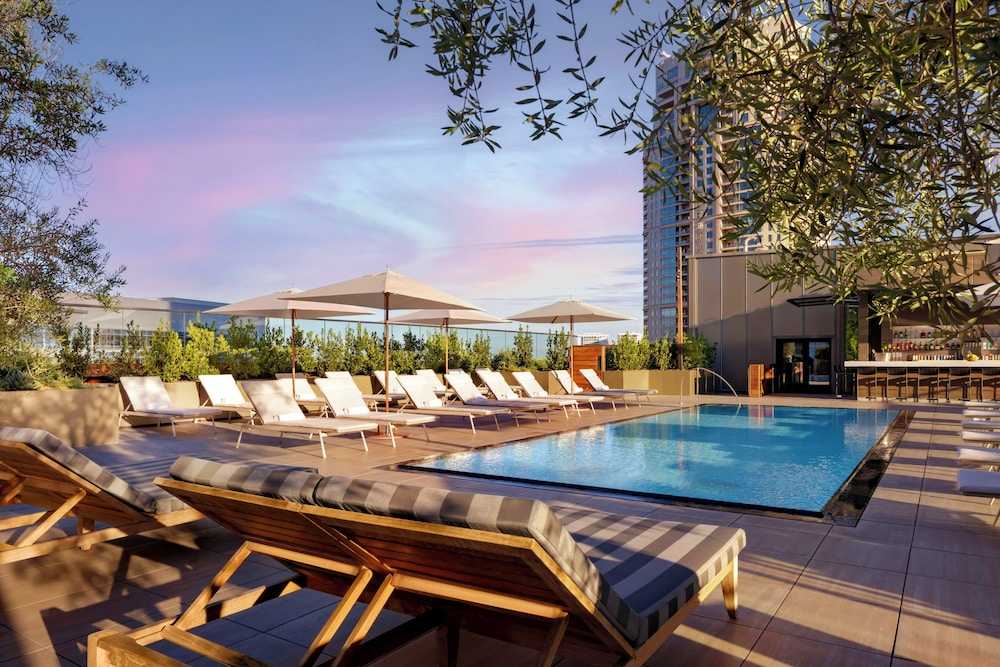 Fairmont Century Plaza Hotel 5*