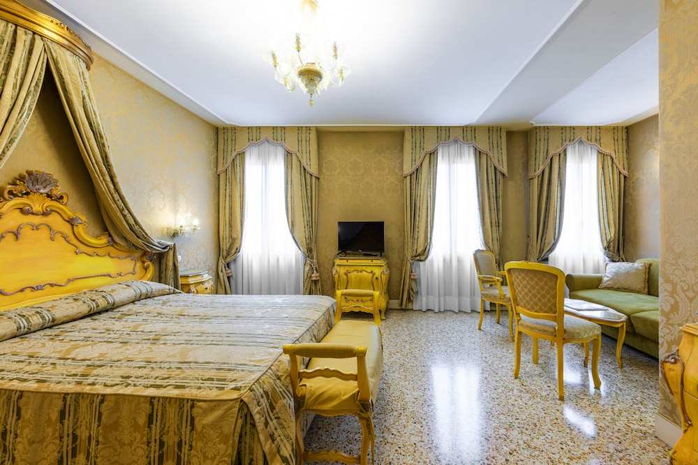 Hotel Ca' Dogaressa 3*