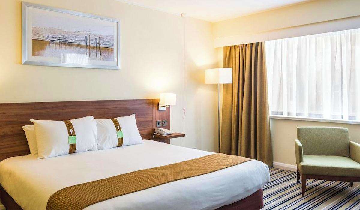 Holiday Inn Brighton Seafront 4*