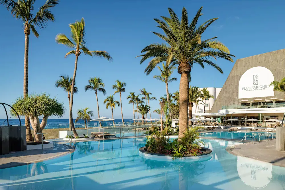 Plus Fariones Suite Hotel 4*