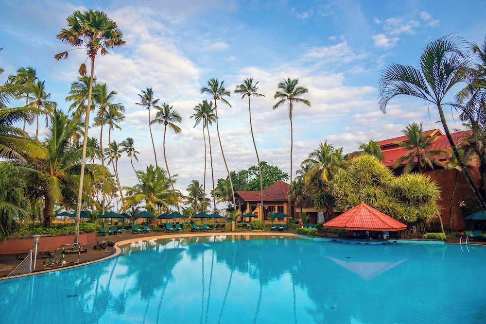 Royal Palms Beach Hotel 4*