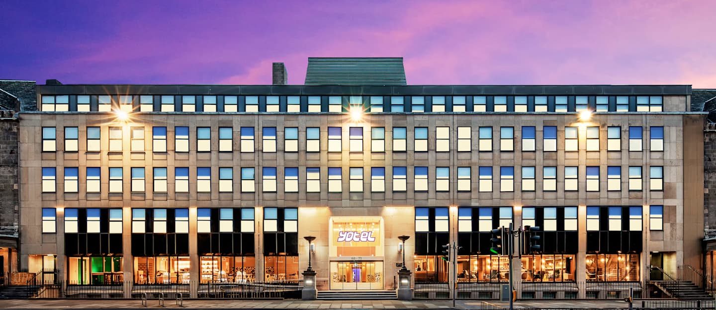 Yotel Edinburgh 4*