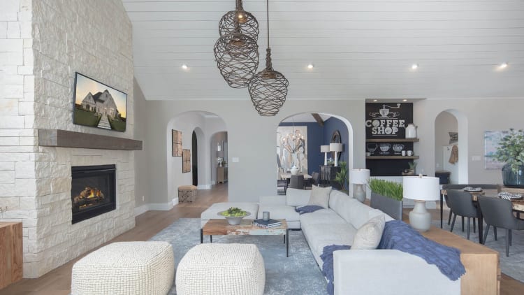 Splurge on This, Save on That: Your Tips for Decorating on a Budget