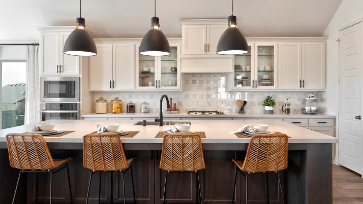 Add Color, Keep the Calm: 7 Easy Ways to Refresh Your Neutral Kitchen