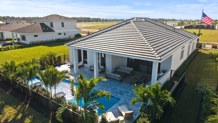 Glynlea Country Club Community Overview, Schools, and Amenities